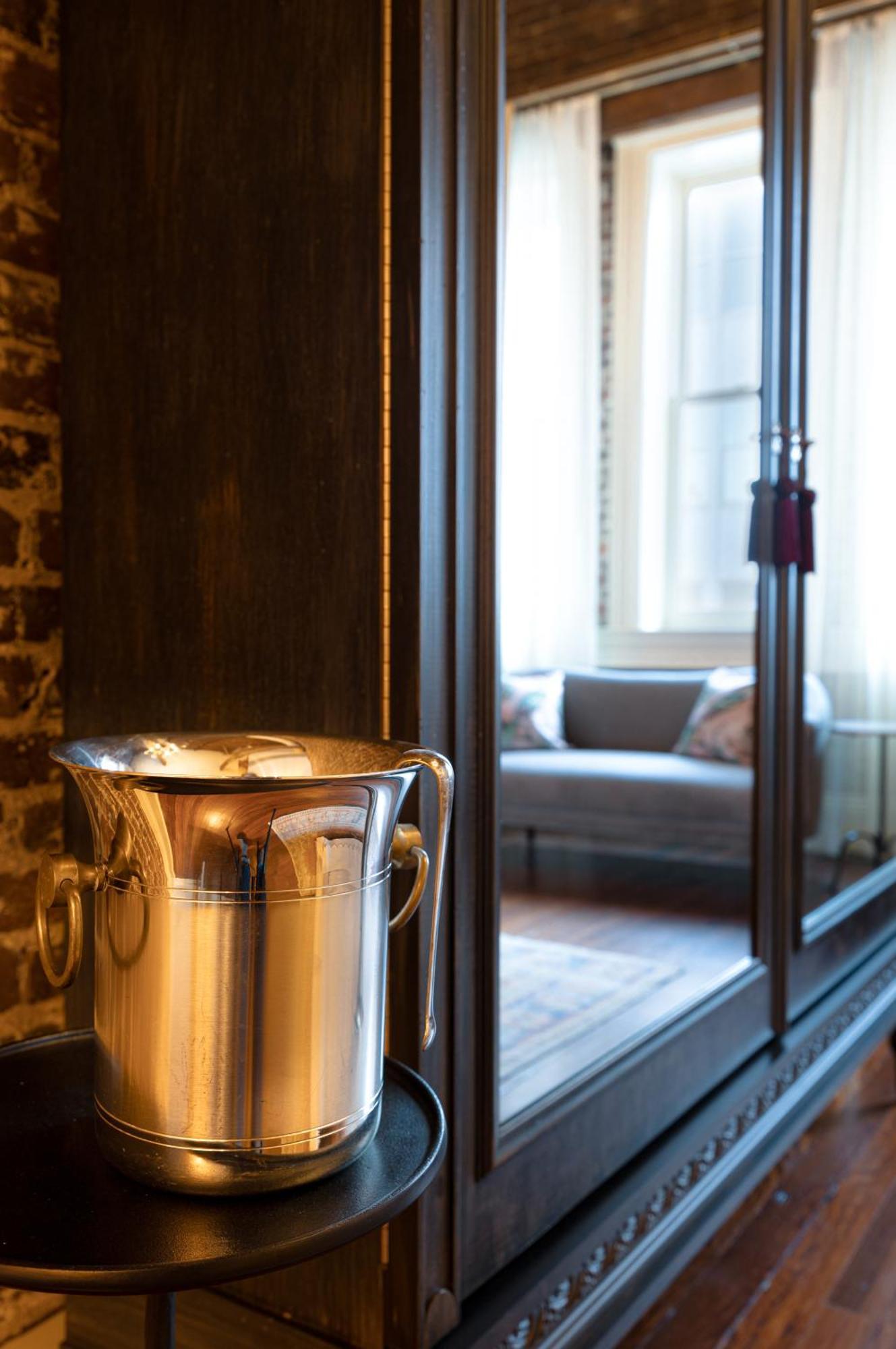 Hotel Cleo, Knoxville Downtown, A Tribute Portfolio Hotel 外观 照片