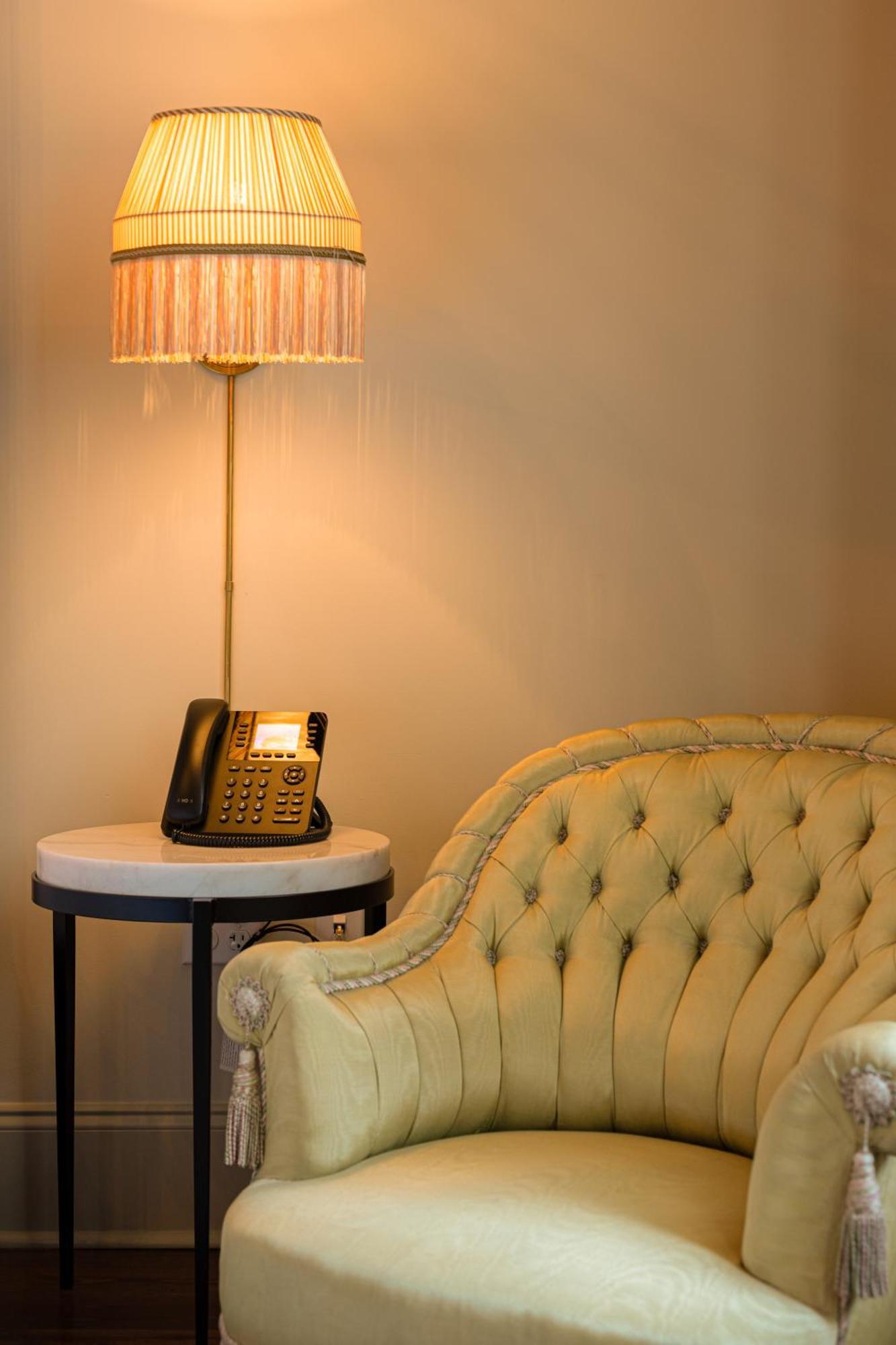 Hotel Cleo, Knoxville Downtown, A Tribute Portfolio Hotel 外观 照片