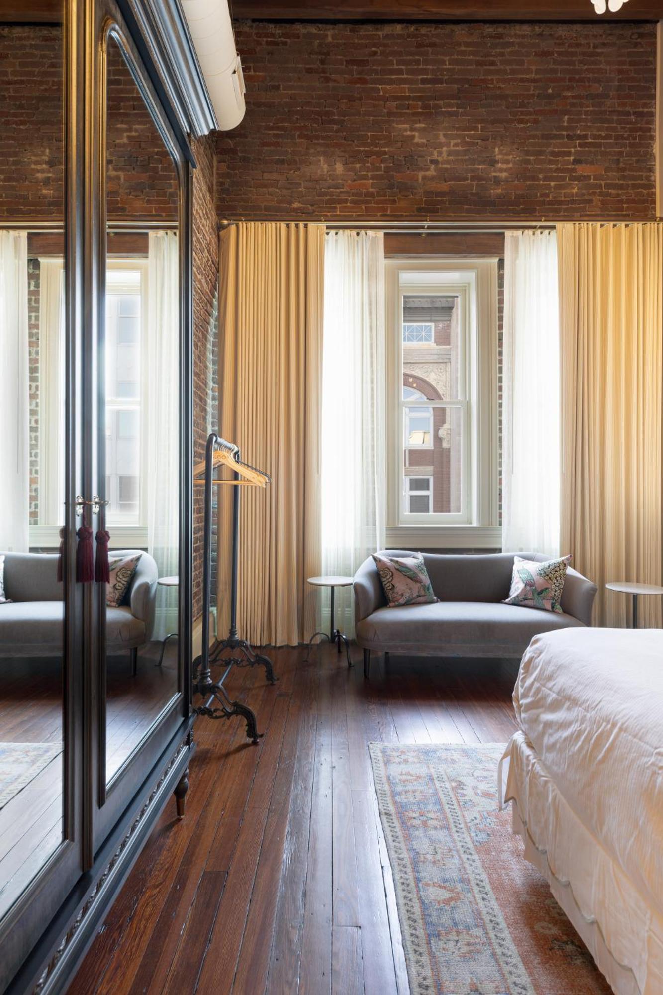 Hotel Cleo, Knoxville Downtown, A Tribute Portfolio Hotel 外观 照片
