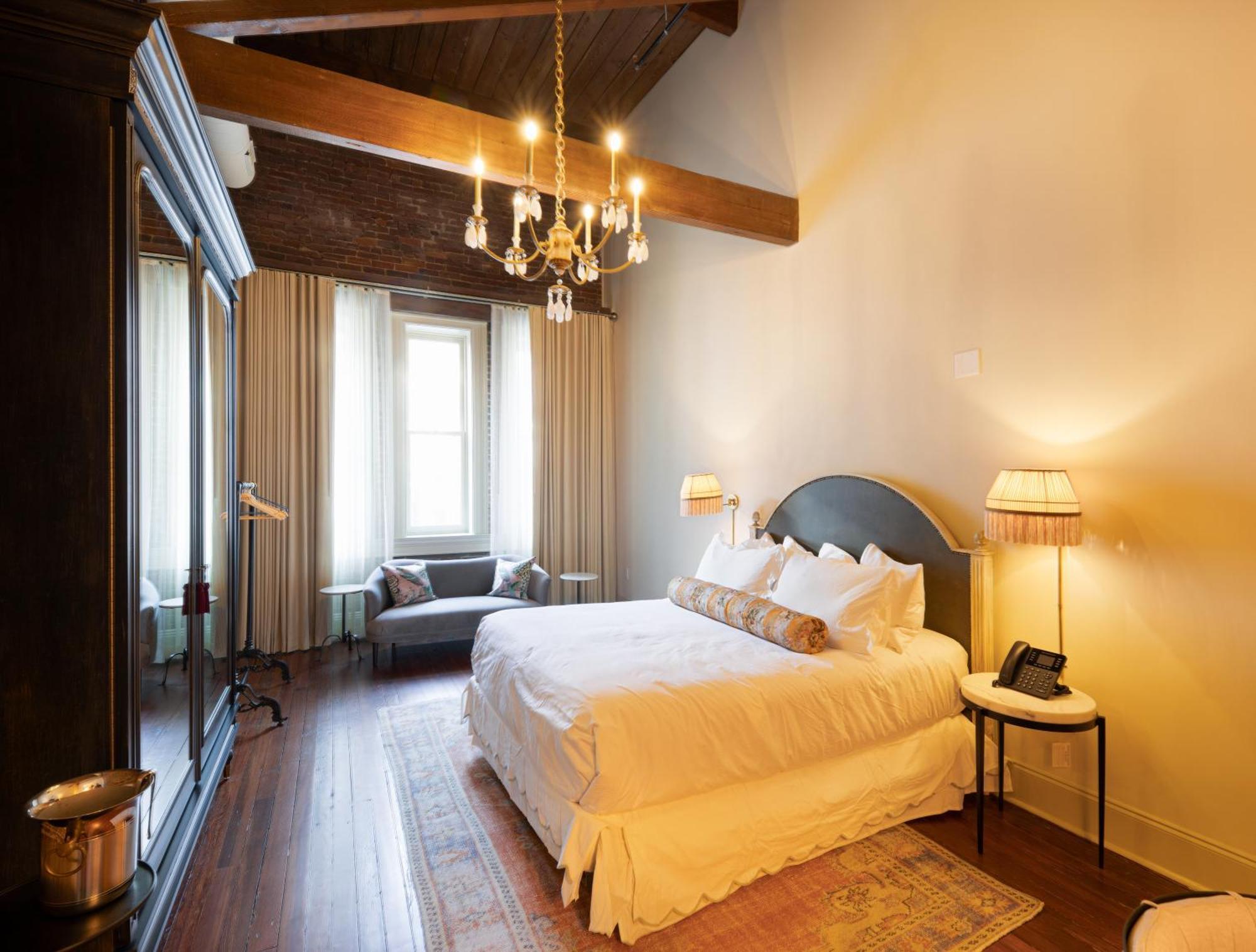 Hotel Cleo, Knoxville Downtown, A Tribute Portfolio Hotel 外观 照片