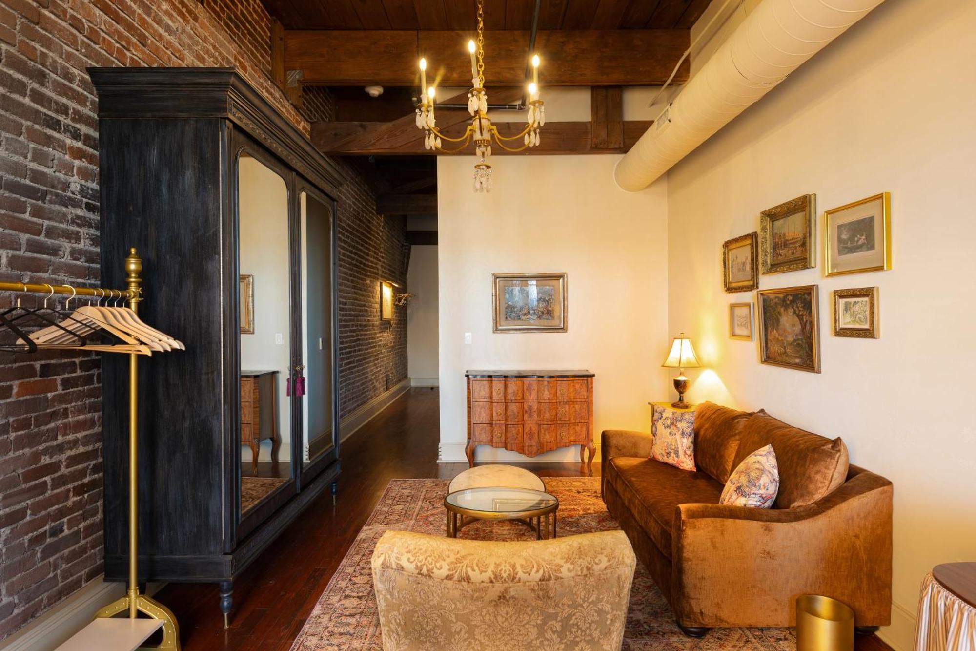 Hotel Cleo, Knoxville Downtown, A Tribute Portfolio Hotel 外观 照片