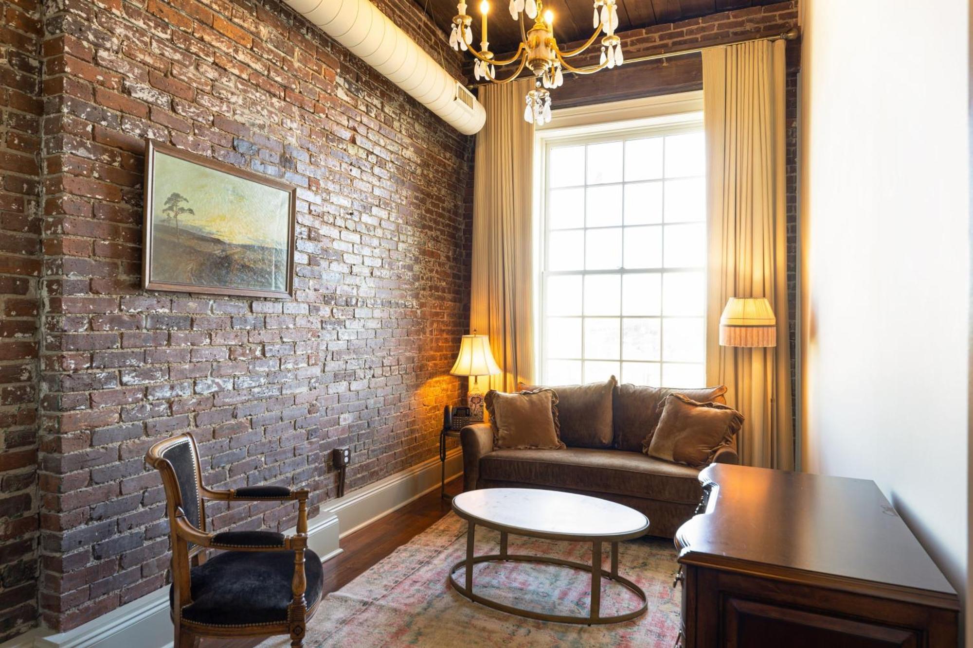 Hotel Cleo, Knoxville Downtown, A Tribute Portfolio Hotel 外观 照片