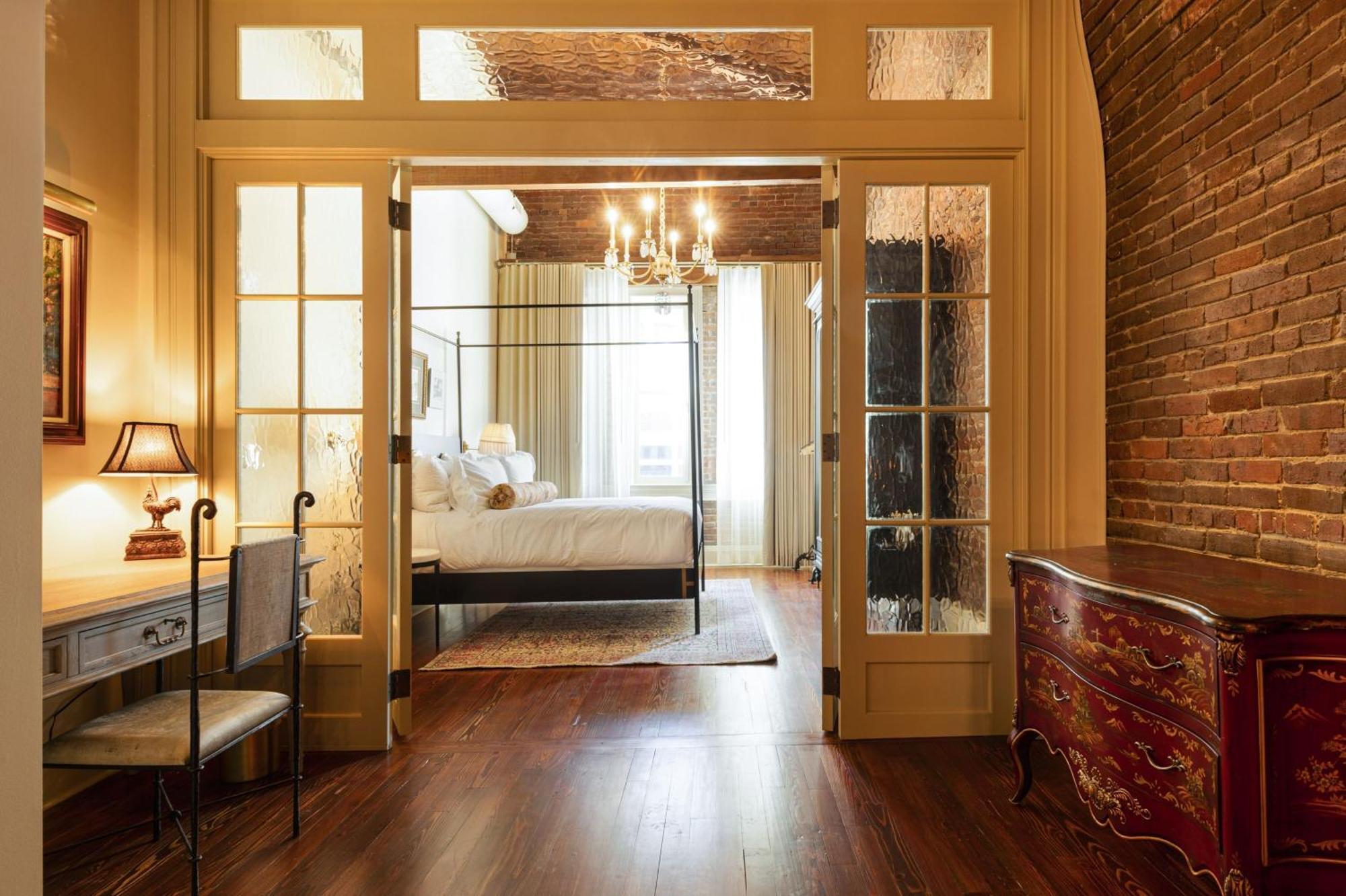 Hotel Cleo, Knoxville Downtown, A Tribute Portfolio Hotel 外观 照片