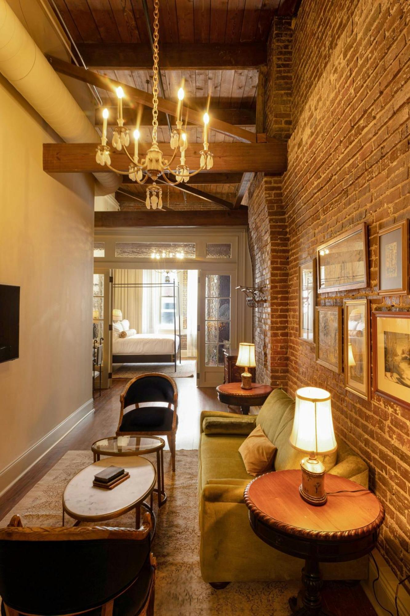 Hotel Cleo, Knoxville Downtown, A Tribute Portfolio Hotel 外观 照片